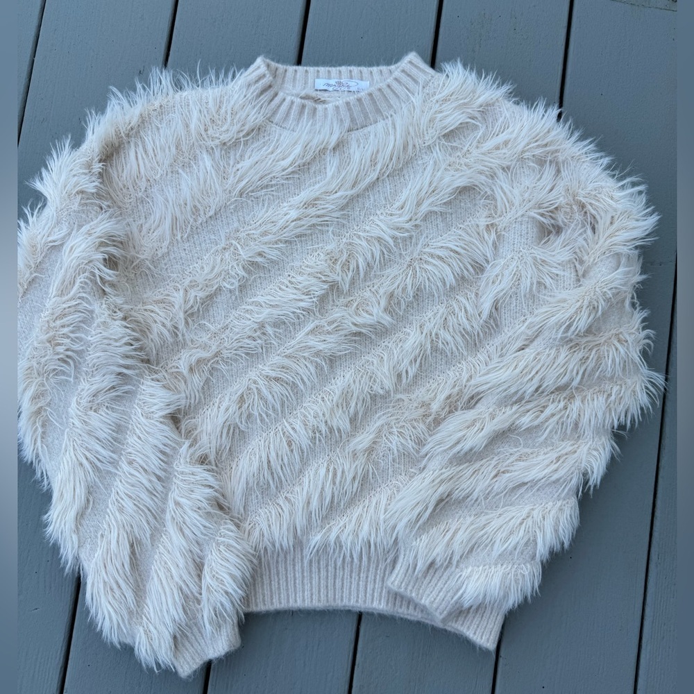 SOLD⚫️Morghy Art Stylist Italy Soft Wool Blend Textured Cream Sweater S/M